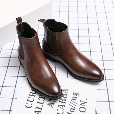 Bottines Chelsea pour homme, marron, style britannique, idéales pour les soirées et affaires.