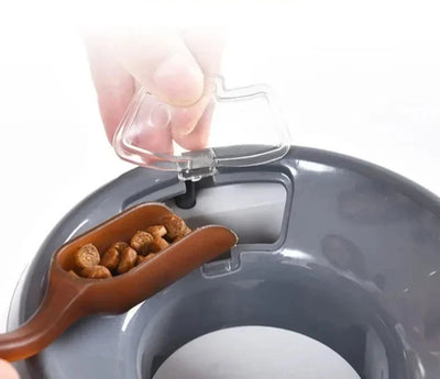 Lanceur de balle et distributeur de nourriture pour chat et chien