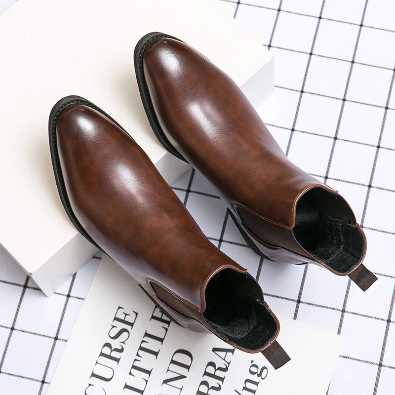 Bottines Chelsea pour homme, marron, style britannique, idéales pour les soirées et affaires.